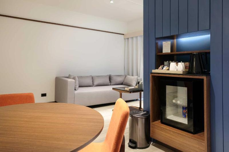Hotel Amber Sukhumvit 85 Bangkok Værelse billede
